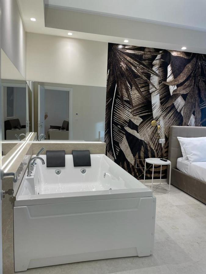 Suite 55 In Centro Trani Eksteriør billede